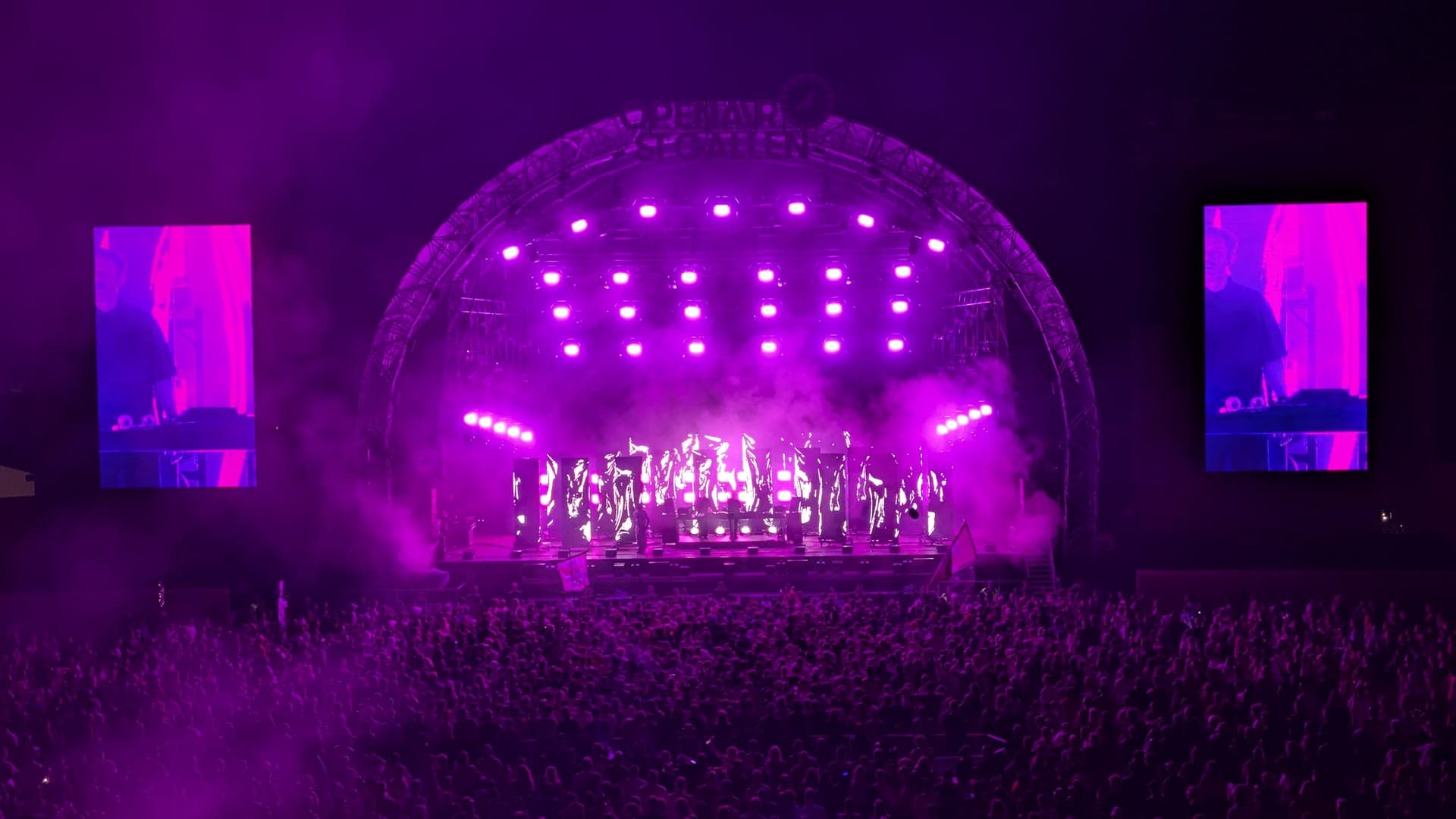 CoSy-Tec Event Support — LED-Wall Festival Bühne